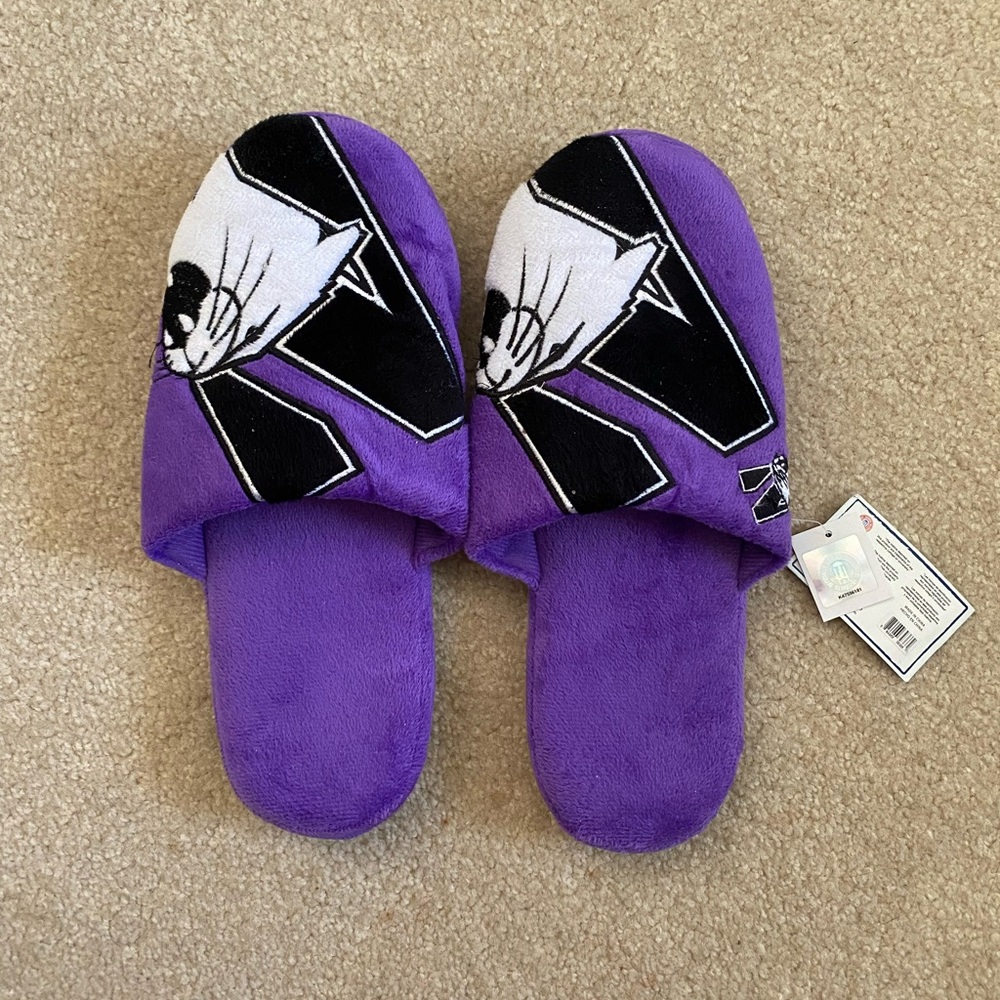 Northwestern University (NU) Unisex Slippers NWT